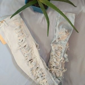 🎀Fashion Nova Size 11. Distressed Jeans (A9)